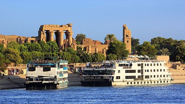 Nile cruise between luxor and aswan