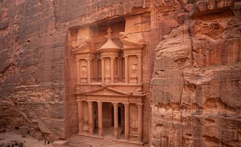 Egypt and Jordan tour — Pyramids of Giza and Petra Treasury in one combined trip