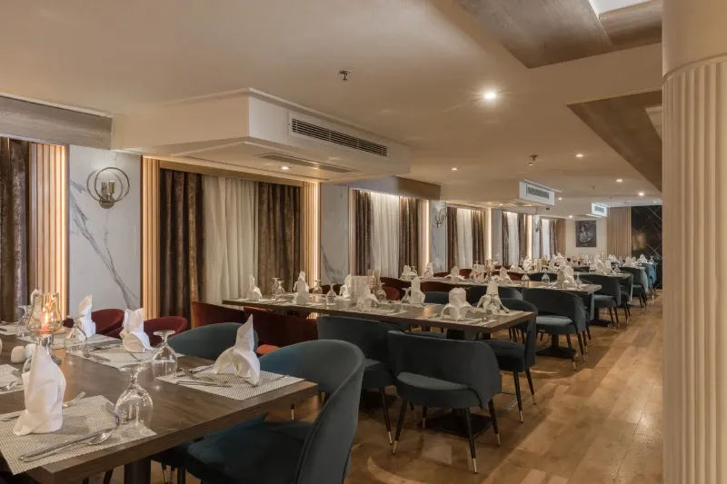 Royal Beaurivage Nile Cruise pool and sundeck with green grass lounge area — 5-star restaurant and outdoor bar, budget ultra-modern nile cruise Egypt